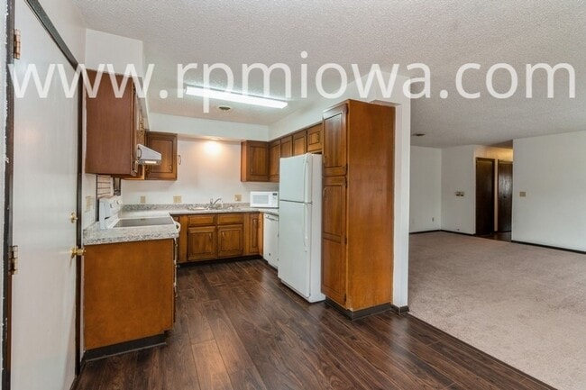 Building Photo - 1507 N Dakota Ave