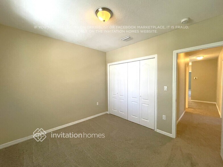 Building Photo - 10522 SW 161st Ave