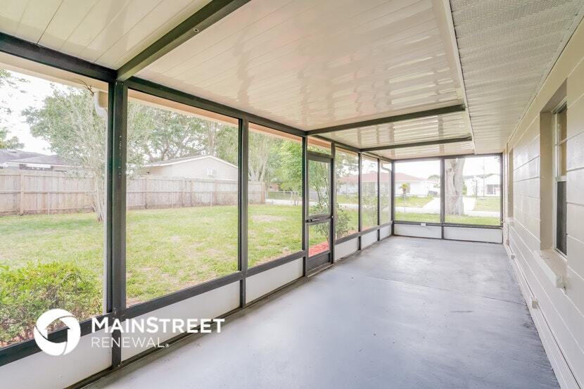 Building Photo - 3151 Valley High Dr
