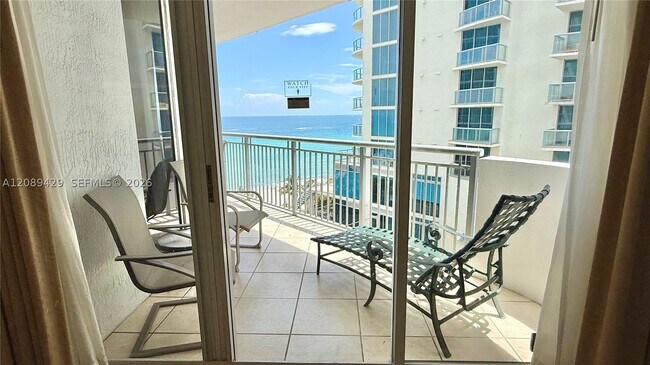 Building Photo - 17375 Collins Ave
