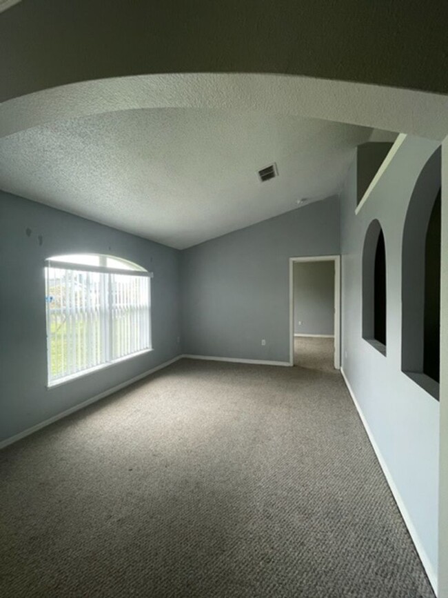 Building Photo - 3/2 in Poinciana for Rent