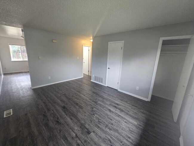 Building Photo - 321 S Murray Blvd