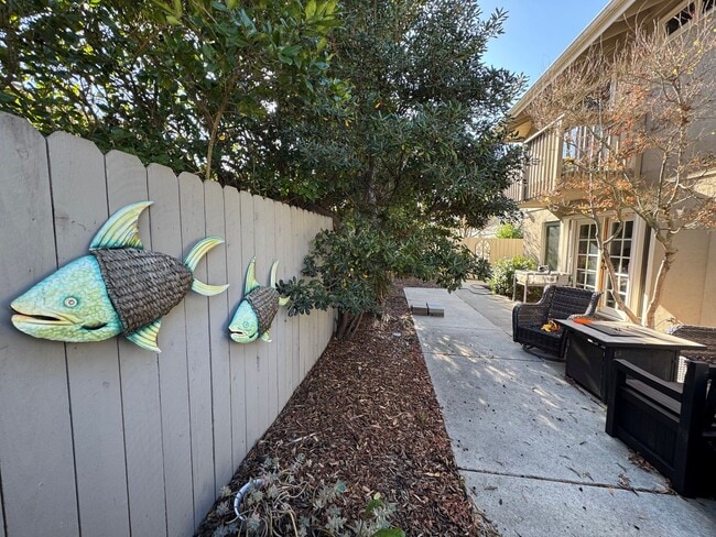 Building Photo - Coastal Living in Ventura Keys – 2 Bed, 2 Bath Downstairs Duplex with Backyard Retreat