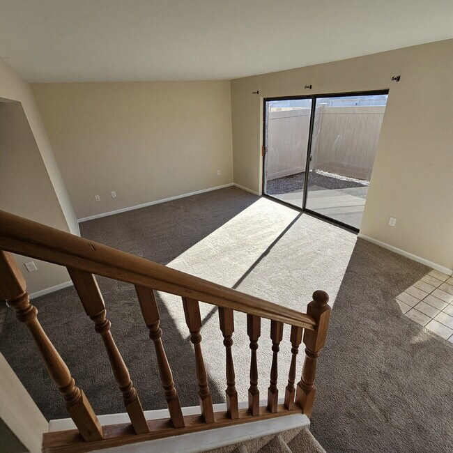 Building Photo - 2-bedroom, 1.5 bath that features two bedr...