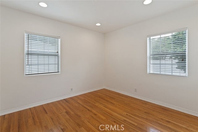 Building Photo - 8440 Oakdale Ave