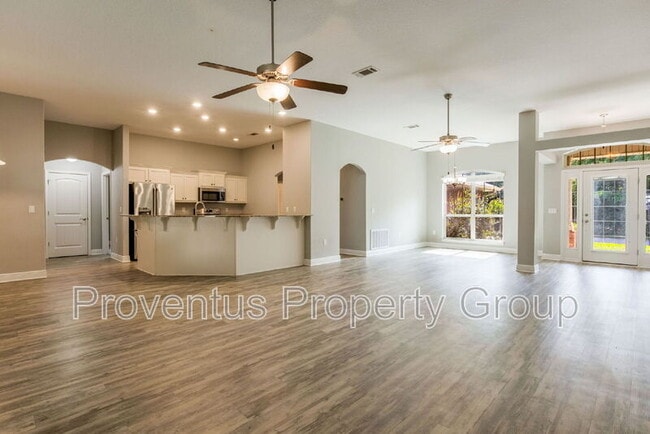 Building Photo - 3111 Hickory St