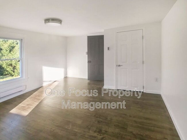 Building Photo - 1724 Steam Valley Rd