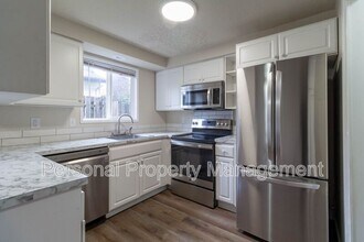 Building Photo - 1327 Z St