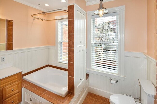 Building Photo - 4214 Post St