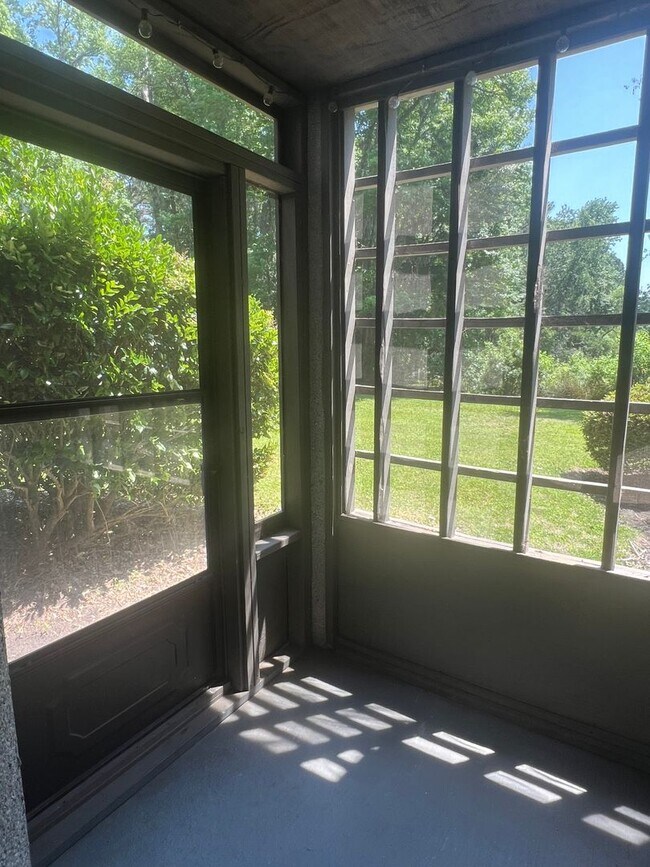 Building Photo - Remodeled Two Bedroom Tabby Walk Villa on First Floor