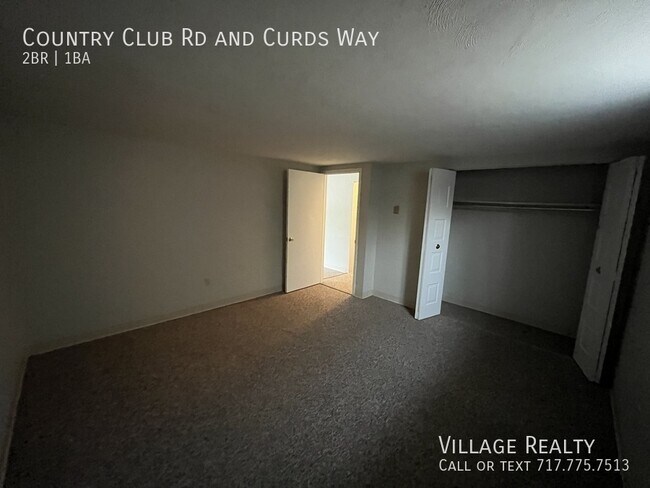 Building Photo - 671 Country Club Rd