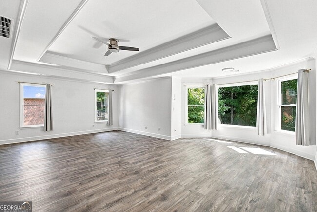 Building Photo - 5170 Deerlake Dr