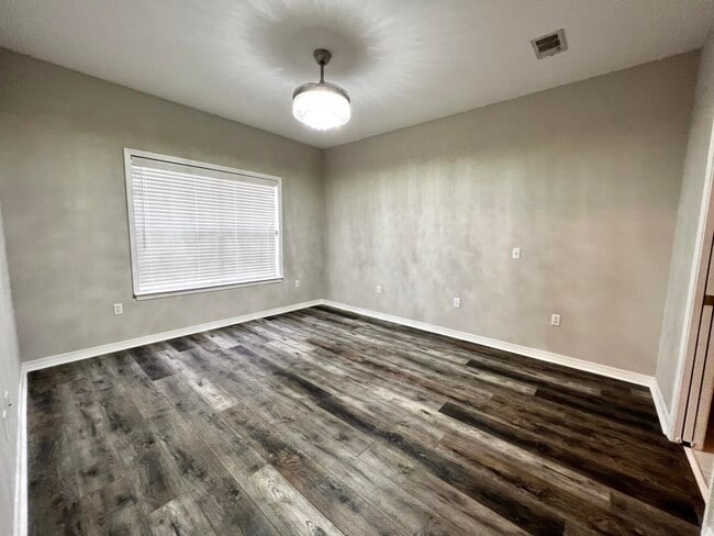 Building Photo - 1311 Treasure Cove