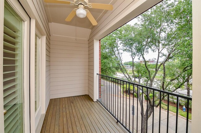 Building Photo - 3027 N Heights Hollow Ln