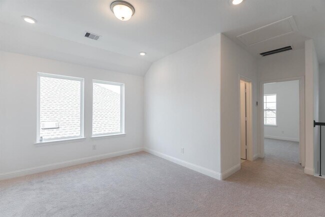 Building Photo - 11219 Tropical Forest Way