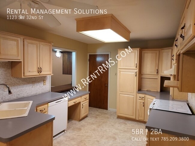 Building Photo - 1123 SW 32nd St
