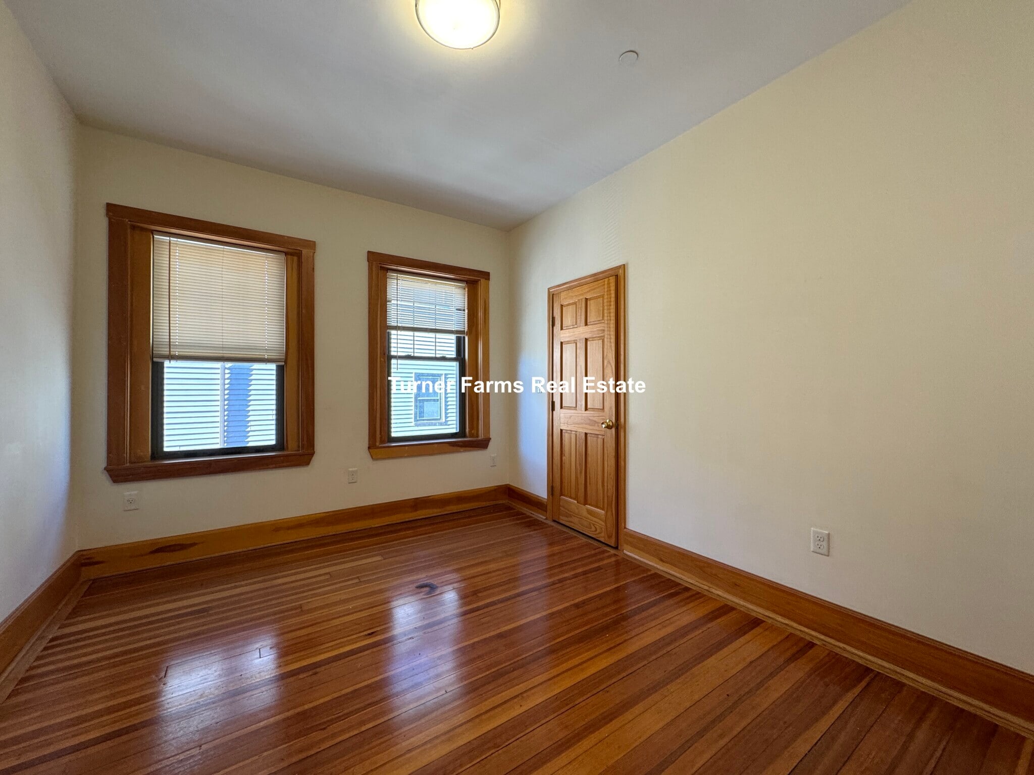 Building Photo - 145 Hillside St