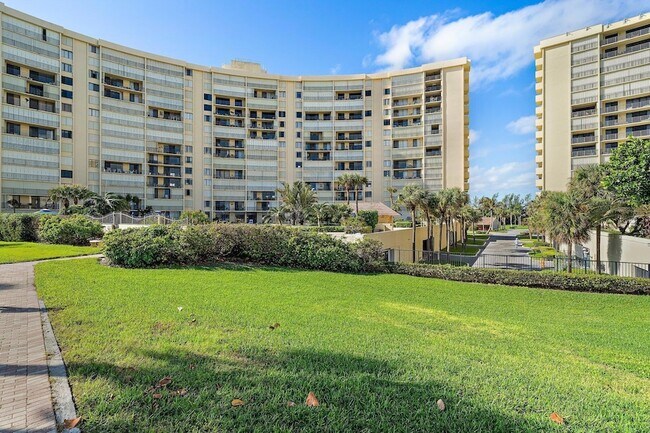 Building Photo - 100 Ocean Trail Way