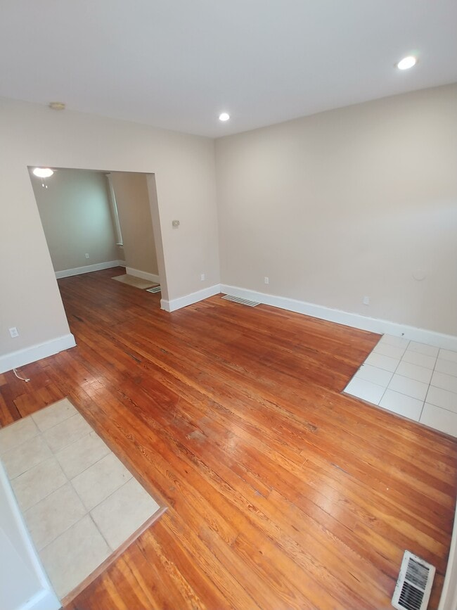 Building Photo - 1515-1517 Summit Street