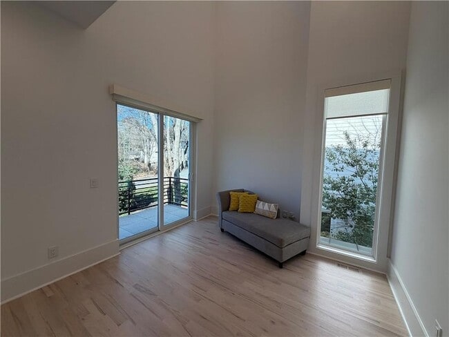 Building Photo - 2385 Nesbitt Dr NE