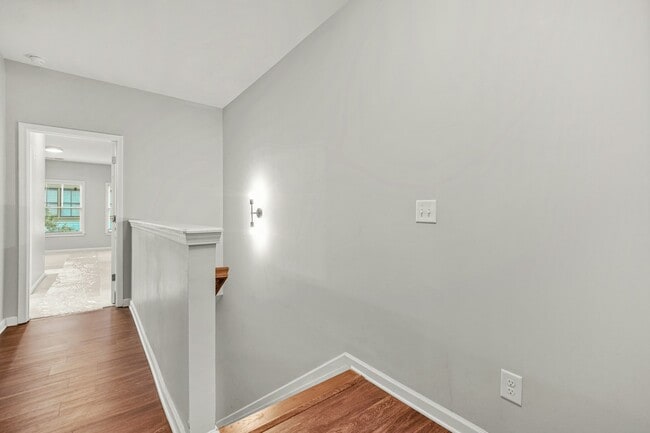 Building Photo - 772 Aerial Way