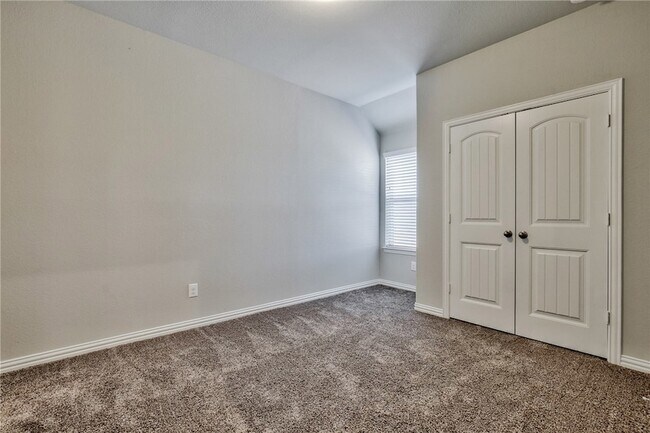 Building Photo - 426 George Dr