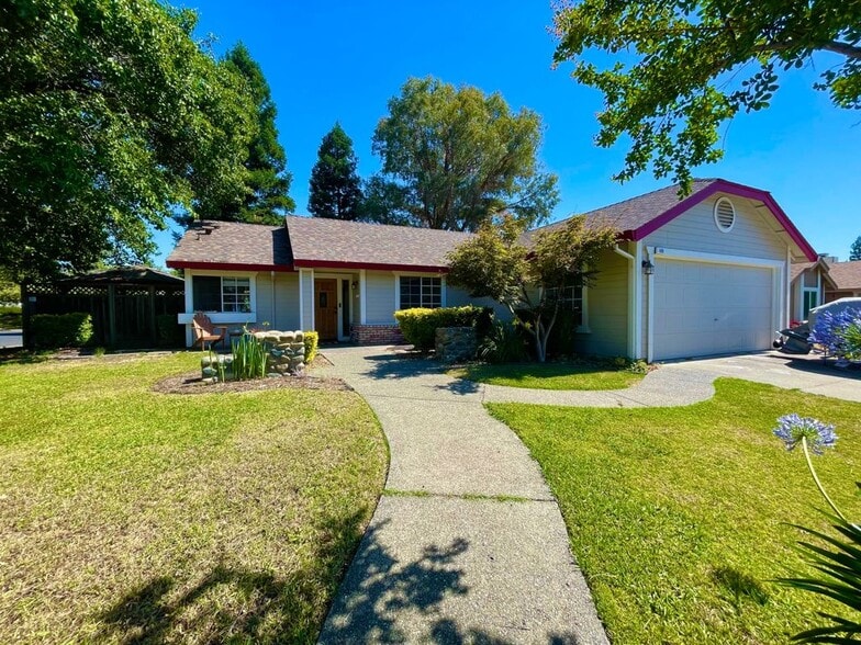 Primary Photo - 100 Bittercreek Dr