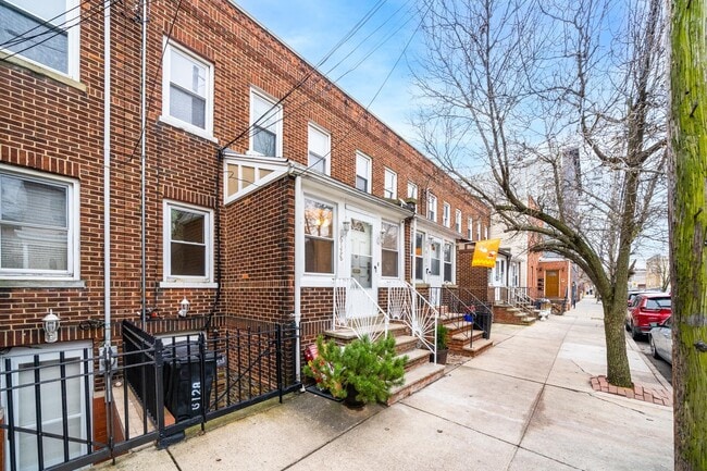 Building Photo - 6128 Madison St