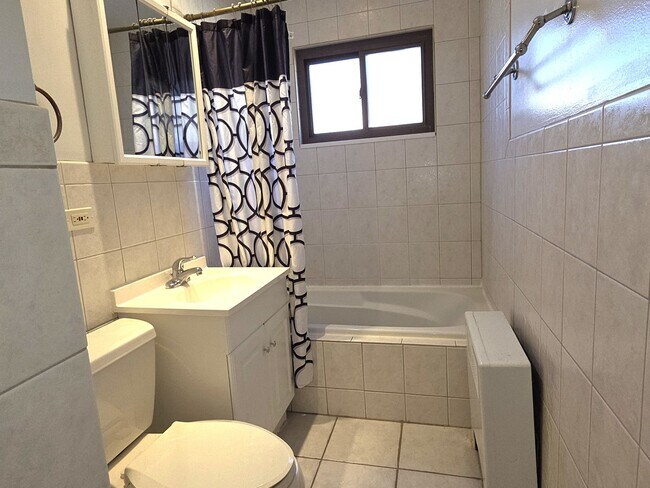 Building Photo - 2038 W Jarvis Ave