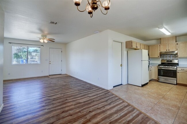 Building Photo - 3150 N Greg Dr