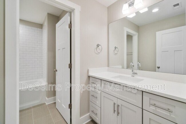 Building Photo - 759 Mill Creek Meadow Dr