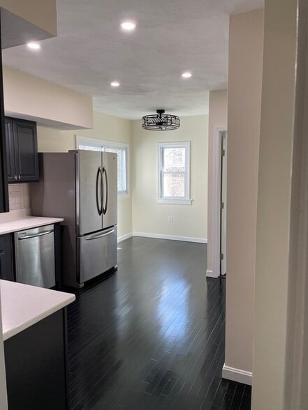 Building Photo - 840 South St