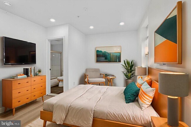 Building Photo - 712 N American St