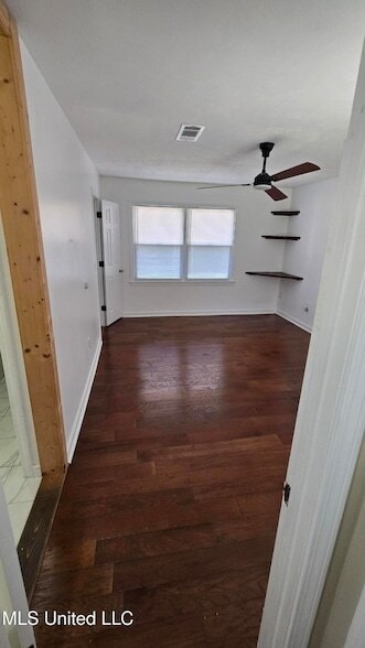 Building Photo - 933 Glastonbury Cir