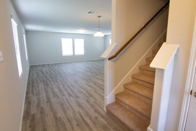 Building Photo - Leonard Crossing - 1006 Rice Drive, Bryan,...