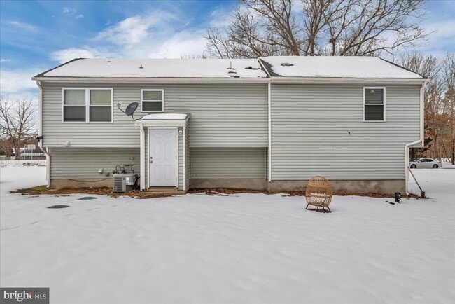 Building Photo - 318 10th St