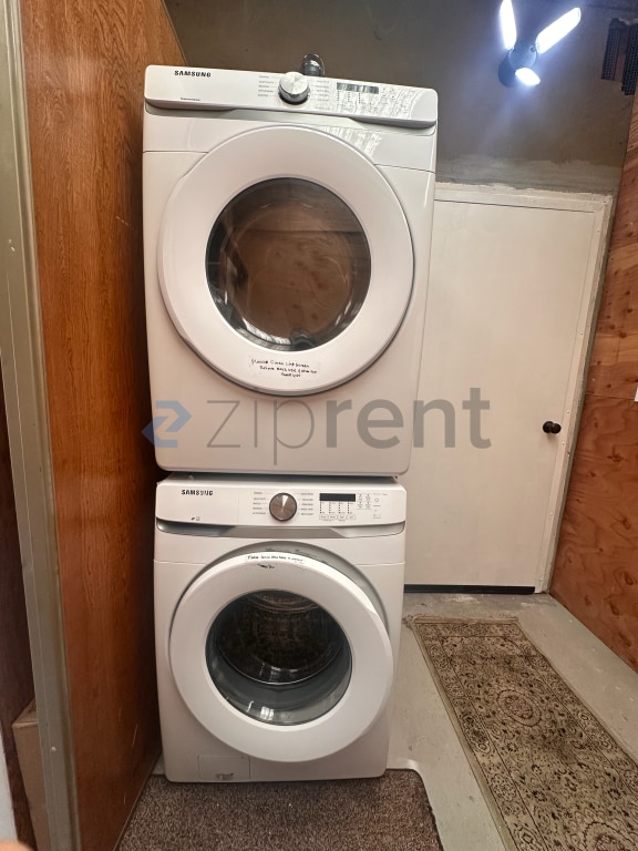 Building Photo - Unit B