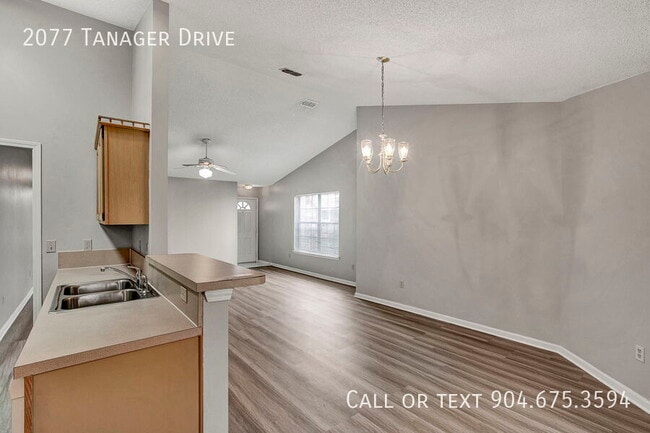 Building Photo - 2077 Tanager Dr