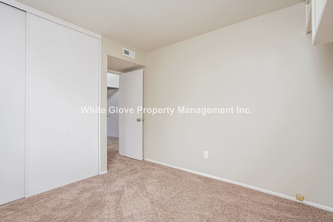 Building Photo - Charming Remodeled 3-Bedroom Townhome on Cul-de-Sac Near Greenbelt & Pool