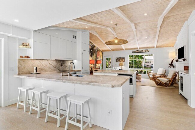 Building Photo - 11 Hersey Dr