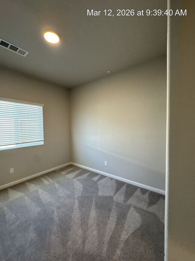 Building Photo - 4320