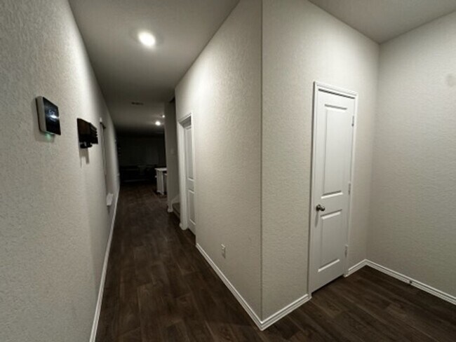 Building Photo - 6015 Bowie Mountain
