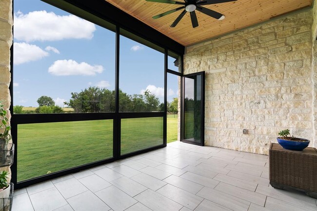 Building Photo - 209 Northcrest Dr