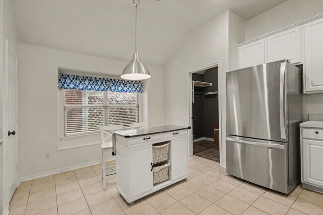 Building Photo - 1707 Briarhollow Dr