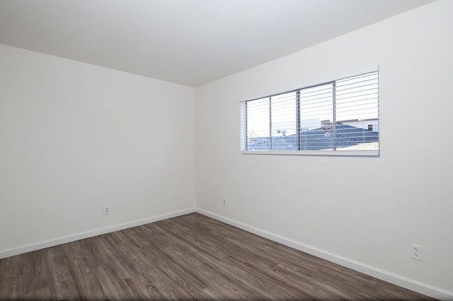 Building Photo - 4837 Santa Cruz Ave