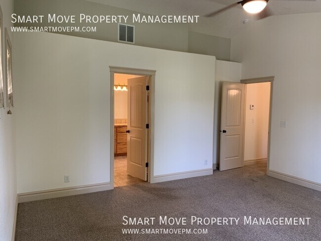 Building Photo - 570 Anton-