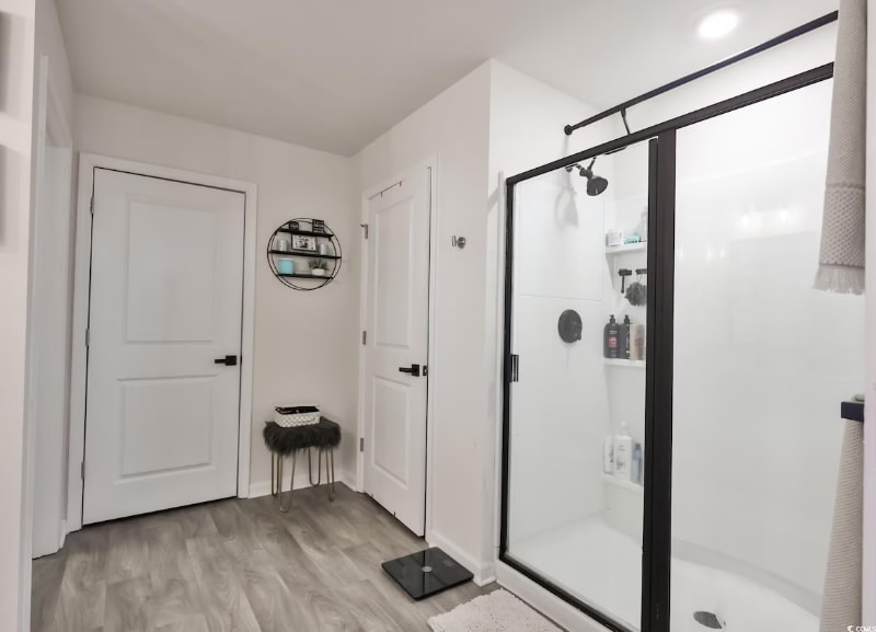 Building Photo - 843 67th Ave N