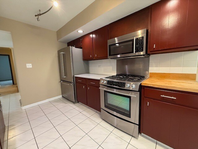 Building Photo - 810 W Lakeside Plaza