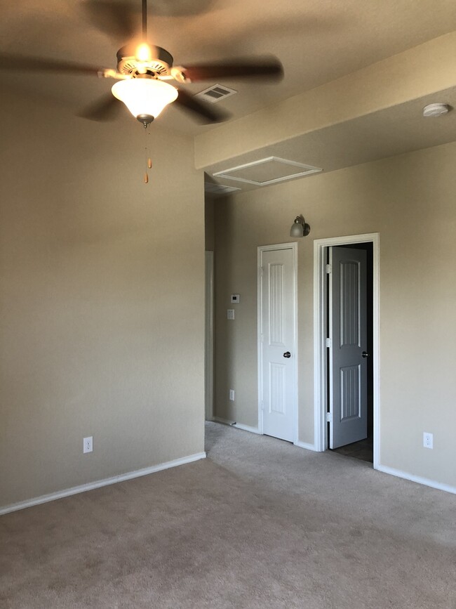 Building Photo - A Must See! Roomy 4 Bedroom 2 1/2 Bath in ...