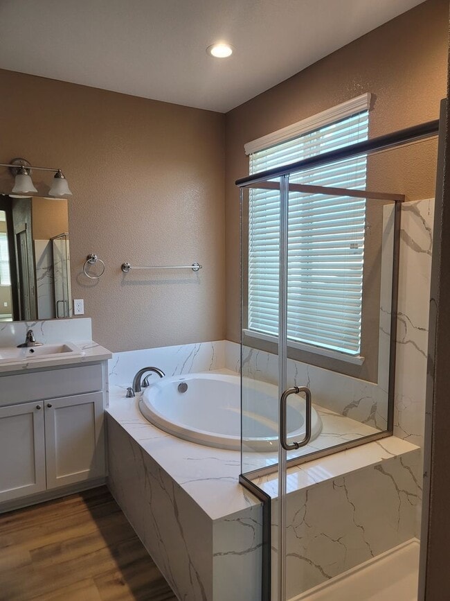 Building Photo - North Natomas-  NEWLY REMODELED